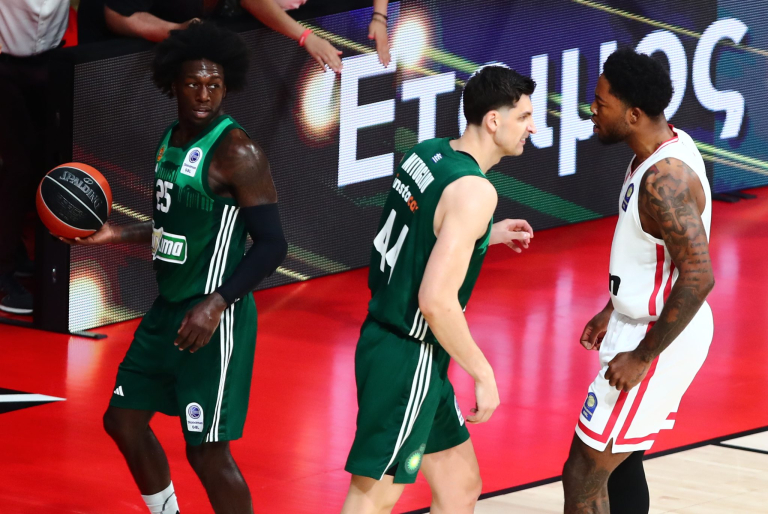 Τζόουνς και Ναν δεν θα παίξουν στο Super Cup μετά τις ποινές που τους επιβλήθηκαν
