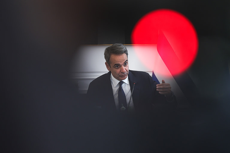 Δημοσκόπηση: Η κρίση νομιμοποίησης οδηγεί σε κατάρρευση τα ποσοστά της ΝΔ