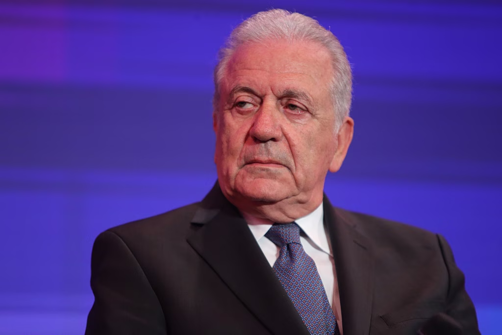 Οταν το Μέγαρο Μαξίμου «αδειάζει» τον Αβραμόπουλο