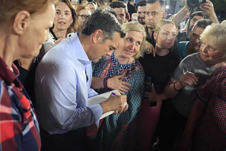 Πρόωρες εκλογές: Η πιθανότητα και το μομέντουμ που «έχει ήδη δημιουργηθεί» – Σε ετοιμότητα η ΕΛΑΣ του Τσίπρα
