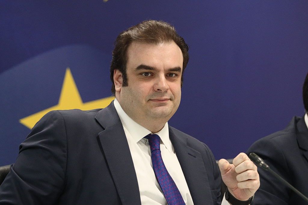 Κυριάκος Πιερρακάκης προς ΝΣΚ: Επιτάχυνση διαδικασιών για τα θύματα σε Μάτι, Μάνδρα και Τέμπη
