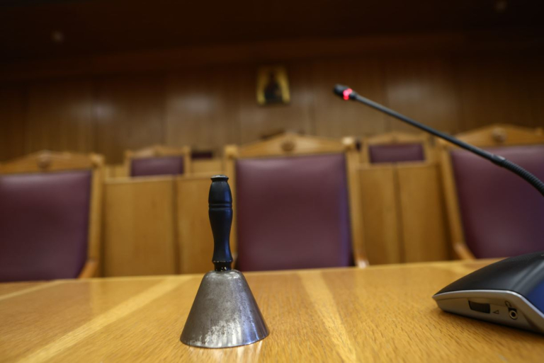 Θεσσαλονίκη: Αναβλήθηκε επ’ αόριστον η δίκη για τον θάνατο 33χρονου και 46χρονης αστυνομικού το 2025