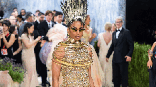 Ciara: Με Celia Kritharioti ως Νεφερτίτη στο Met Gala 2026