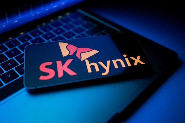 SK Hynix: Σε αποτίμηση 1 τρισ. δολ., καθώς η άνθηση ΑΙ ανεβάζει τις μετοχές τσιπ της Νότιας Κορέας