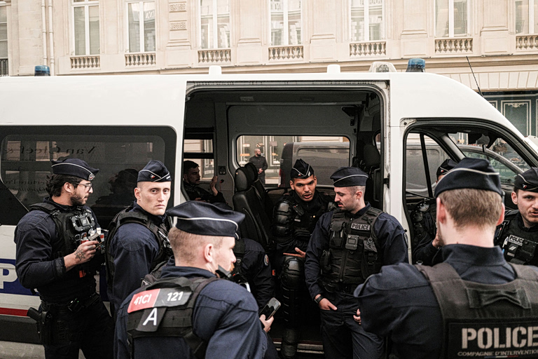 Γαλλία: 4χρονη εντοπίστηκε αφυδατωμένη δίπλα στη σορό της μητέρας της
