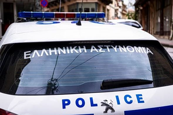 Θεσσαλονίκη: Σκαρφάλωσε σε πολυκατοικία και διέρρηξε το σπίτι της γιαγιάς του – Άρπαξε 500 ευρώ