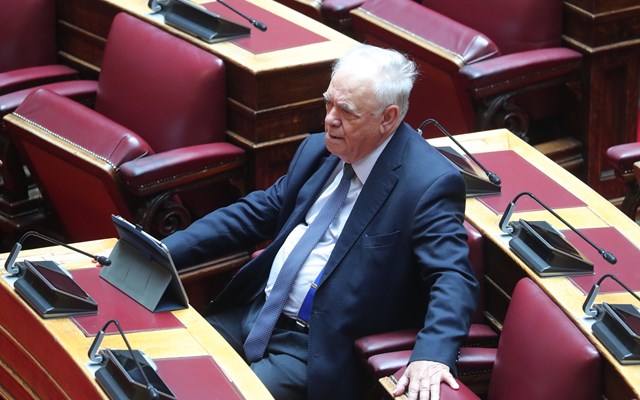 Ανεξαρτητοποιήθηκε από τον ΣΥΡΙΖΑ ο Γ. Δραγασάκης - Η δήλωση μετά την ορκωμοσία του ως βουλευτής