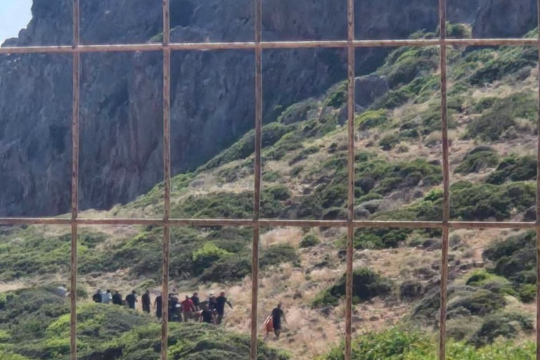 Κρήτη: Τραγωδία στα Φαλάσαρνα – Νεκρός Γάλλος τουρίστας που χτύπησε στα βράχια σε δύσβατη παραλία