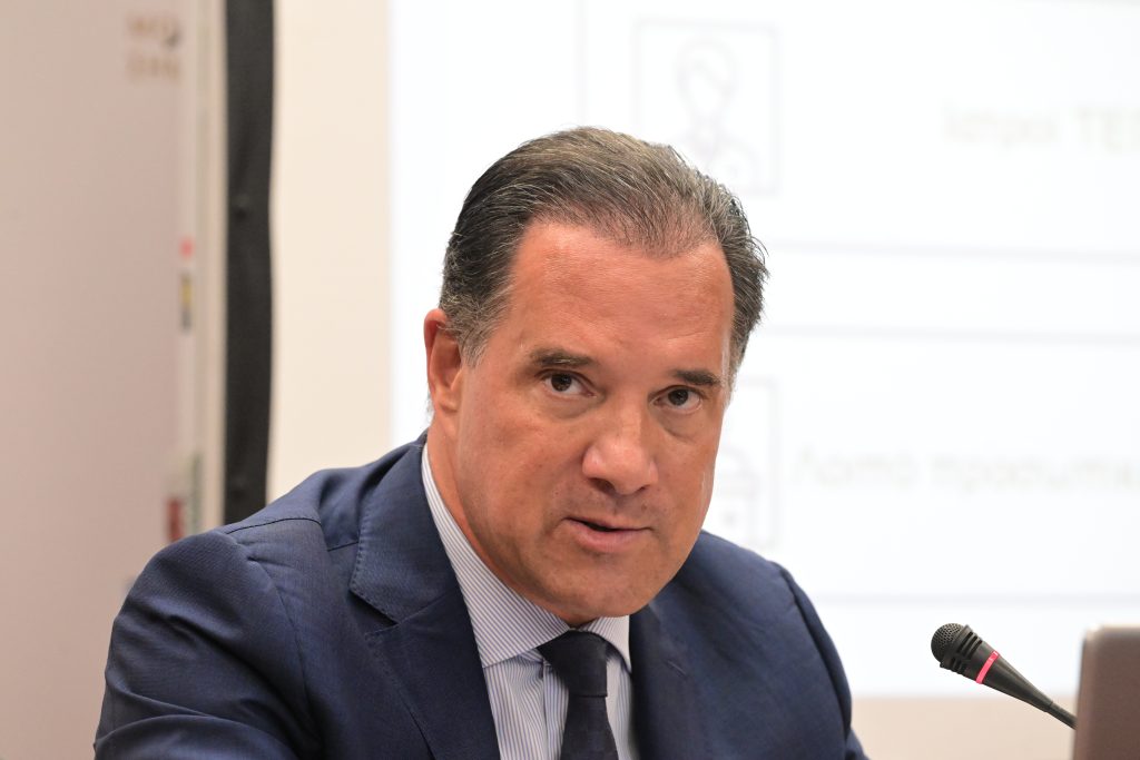 Άδωνις Γεωργιάδης: «Σιχαίνομαι το φακελάκι» – Γιατί ζήτησε συγγνώμη από ασθενή