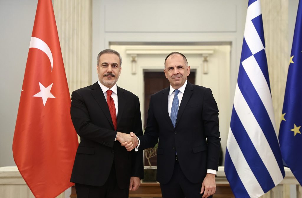 Γεραπετρίτης – Φιντάν: «Παράθυρο» για τετ α τετ στη Σόφια