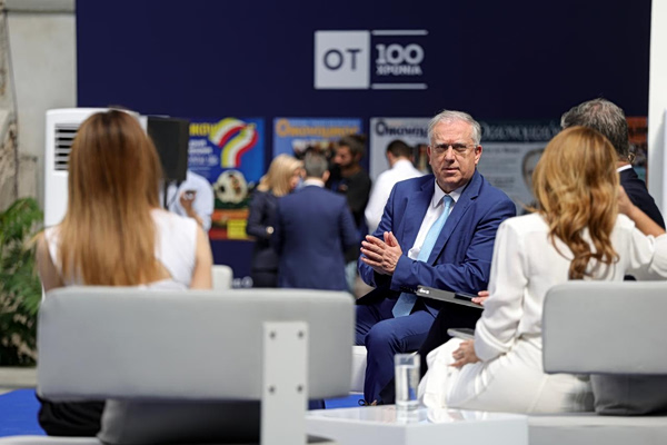 OT FORUM: Η μάχη για τις τιμές και τις δανειακές συμβάσεις