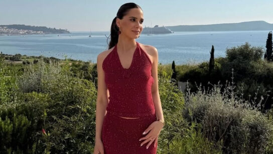 Η Αλεξάνδρα Κωστοπούλου φόρεσε το μαγιό που θα βλέπεις παντού φέτος το καλοκαίρι