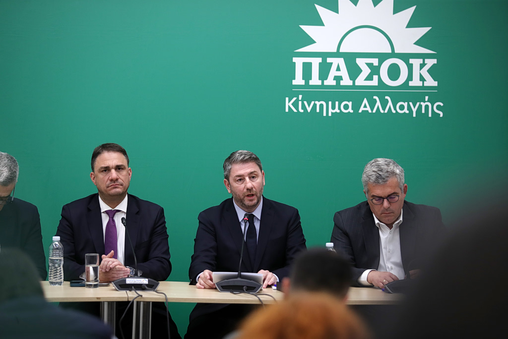 ΠΑΣΟΚ: Το αίτημα για Εξεταστική και το «όπλο» της μομφής