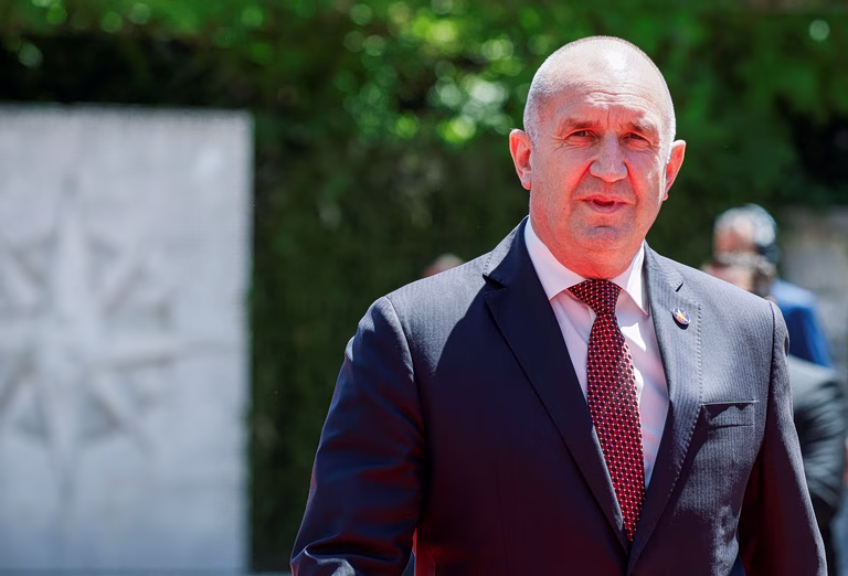 Βουλγαρία: Η νέα κυβέρνηση δεν θα παράσχει όπλα στην Ουκρανία