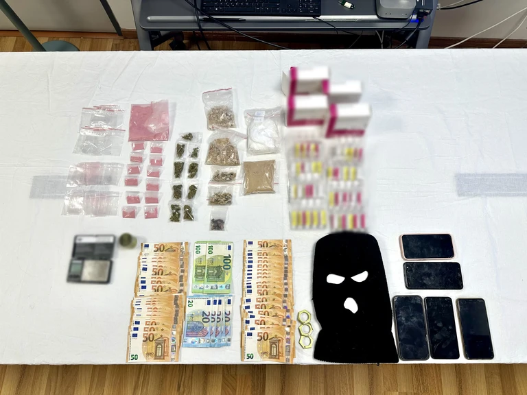 Εξαρθρώθηκε ροζ κύκλωμα εκμετάλλευσης γυναικών – Τέσσερις συλλήψεις