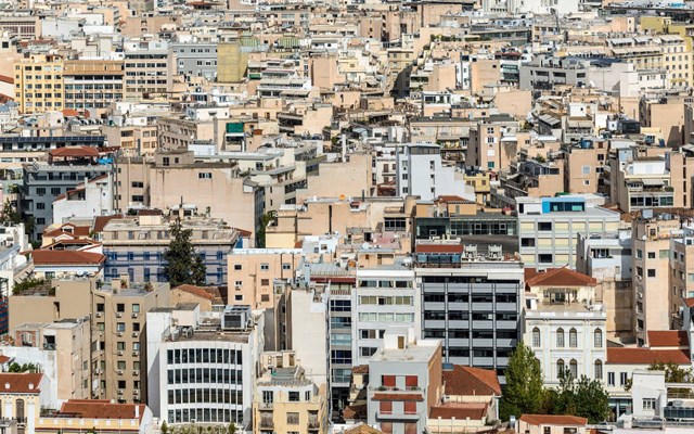 Γραφείο Προϋπολογισμού του Κράτους στη Βουλή: Πέντε προτάσεις για να "ανοίξουν" σπίτια