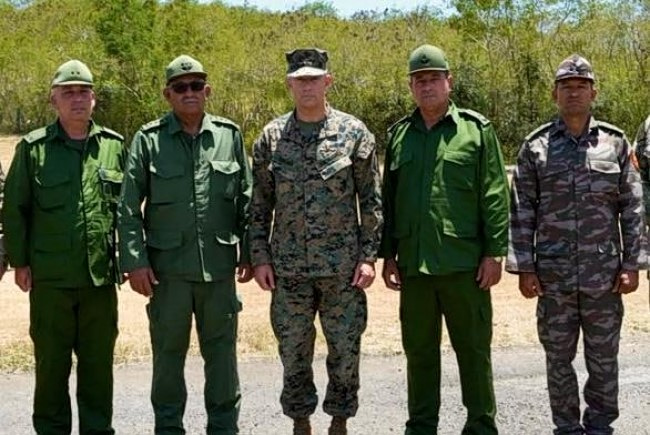Κορυφαίοι στρατιωτικοί αξιωματούχοι από ΗΠΑ και Κούβα συναντήθηκαν στο Γκουαντανάμο