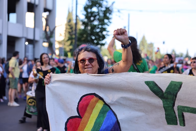 «Σε Αφορά»: Πλήθος κόσμου στο Athens Pride 2026 – Σε ρυθμούς Υπερηφάνειας η Αθήνα