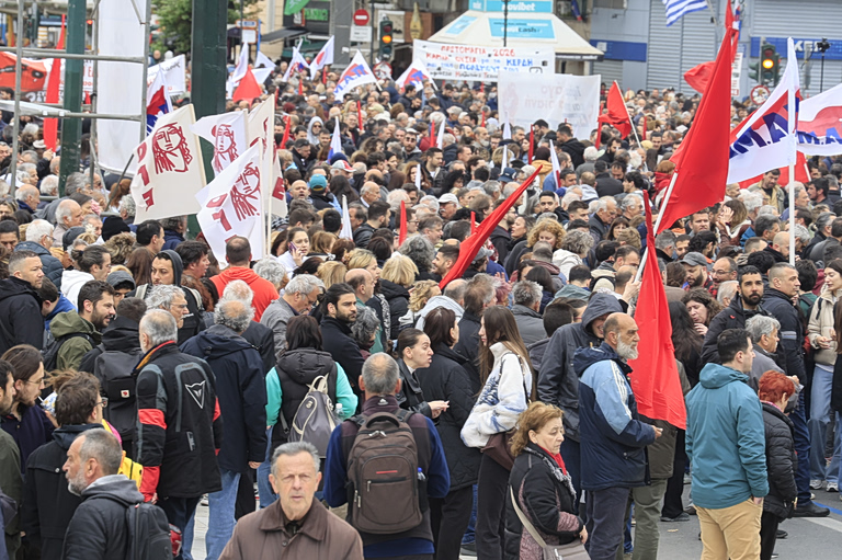 Πλήθος κόσμου στις συγκεντρώσεις τίμησε την Εργατική Πρωτομαγιά – «Τη φλόγα του αγώνα κρατάμε ζωντανή»