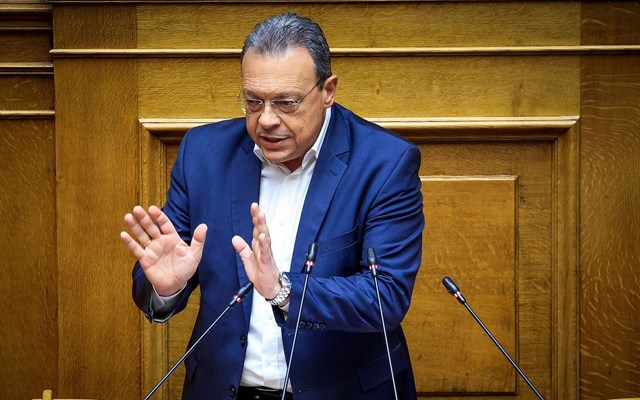 Σ. Φάμελλος κατά Αδ. Γεωργιάδη: "Δεν σέβεται ούτε τη Βουλή" στην προσπάθειά του να καλύψει "τραγικά αδιέξοδα" και την κατάσταση "απαξίωσης" του ΕΣΥ