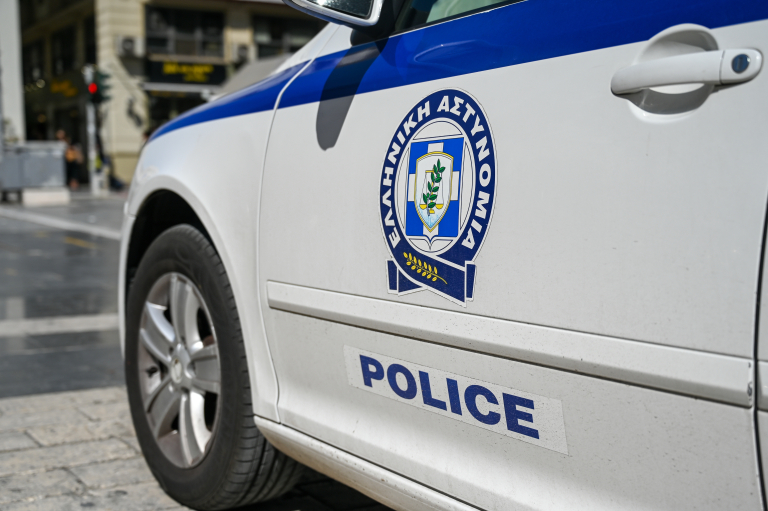 Εκβίασαν 25χρονο και του πήραν 20.000 ευρώ – Χειροπέδες σε δύο αδέλφια 20 και 16 ετών