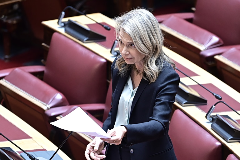 Επίκαιρη ερώτηση από τη Μιλένα Αποστολάκη: Όχι στην υποχρεωτική αντιδικία δήμων με εργαζόμενους