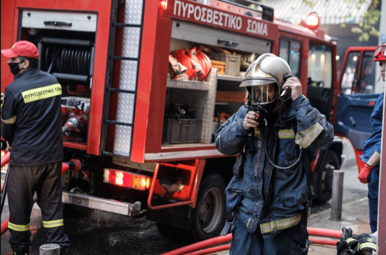 Θεσσαλονίκη: Φωτιά σε μονοκατοικία στο Ωραιόκαστρο – Απεγκλώβισαν μητέρα με τρία ανήλικα παιδιά
