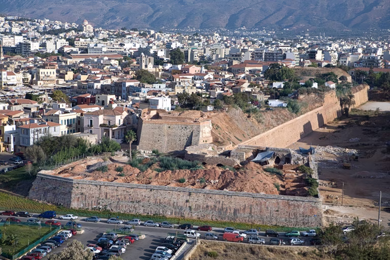 Κρήτη: 19χρονος έπεσε από τα Ενετικά Τείχη, νοσηλεύεται στη ΜΕΘ – Η μαρτυρία που εξετάζουν οι Αρχές