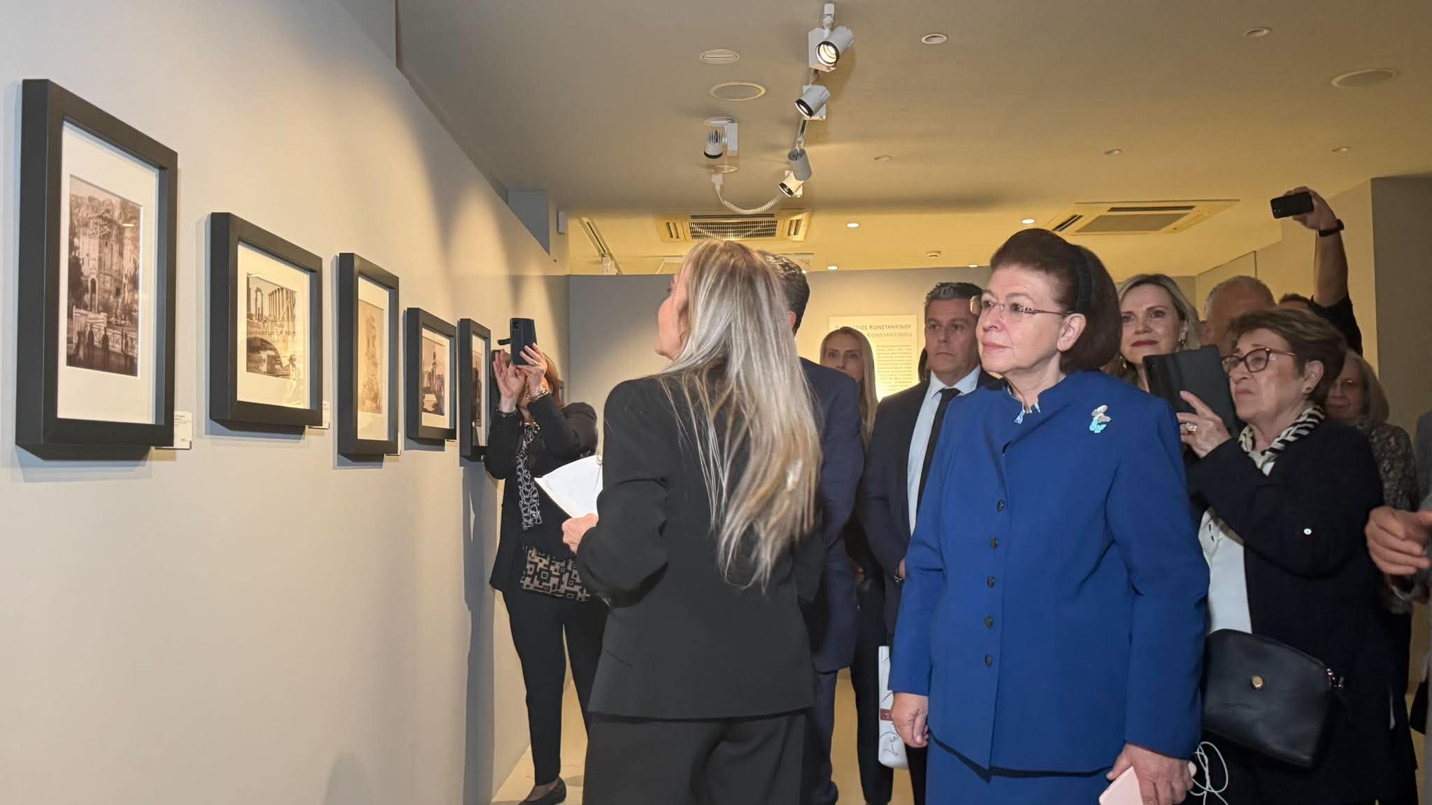 Ηράκλειο: Εγκαινιάστηκε η έκθεση «Γραφή από Φως – Συλλογή Κρασάκη» παρουσία της Λίνας Μενδώνη