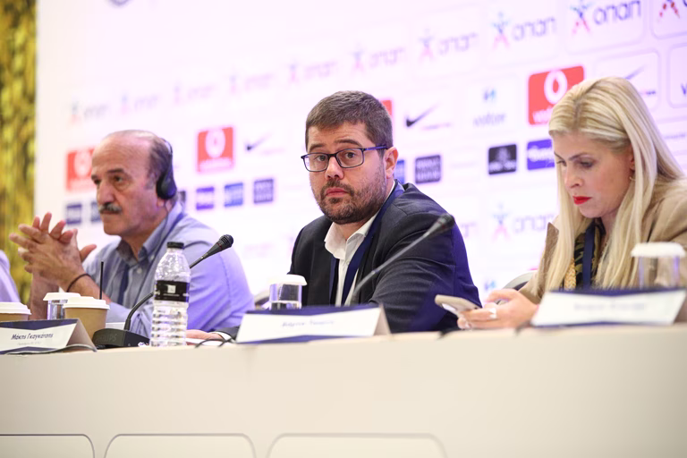 Πως η ΕΠΟ πολεμά τις ενώσεις της αντιπολίτευσης