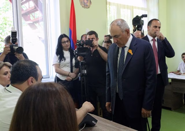 Αρμενία: Ο Πασινιάν ανακηρύσσει τη νίκη του στις βουλευτικές εκλογές