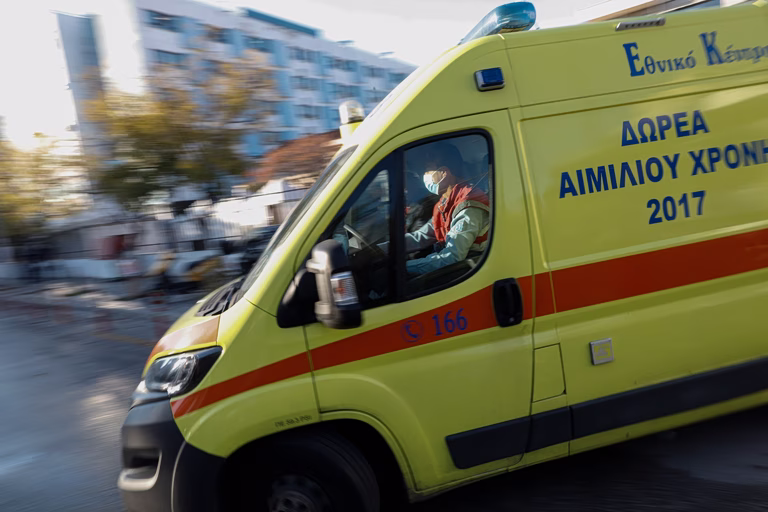 Νεκρός 56χρονος οδηγός που έχασε τον έλεγχο του οχήματος και προσέκρουσε σε στηθαίο
