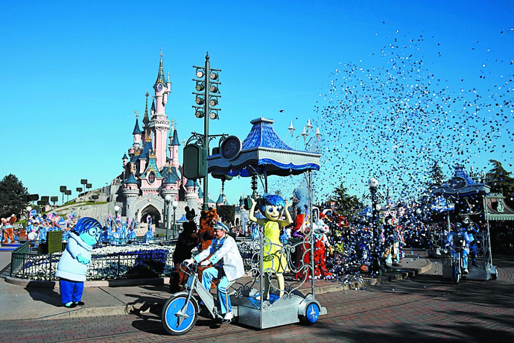 Σοκαριστικό βίντεο από την Disneyland: Ανήλικος έπεσε από καταρράκτη ύψους 15 μέτρων σε διαδρομή του Splash Mountain