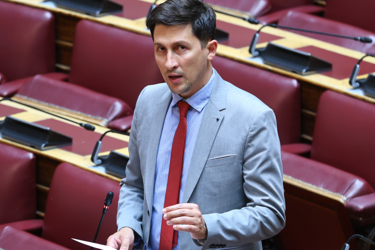 Χρηστίδης: Πίσω από τους κυβερνητικούς πανηγυρισμούς κρύβεται μια πραγματικότητα εντατικοποίησης της εργασίας