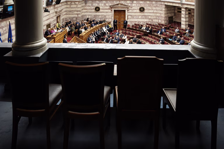 Κλιμακώνεται η πολιτική αντιπαράθεση – Τσίπρας, Σαμαράς και Καρυστιανού ανακατεύουν την «τράπουλα»