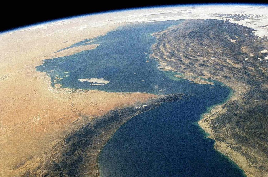 Αποκλιμάκωση στις τιμές του πετρελαίου, αλλά επιφυλακτικότητα για την επανέναρξη των διελεύσεων από τα Στενά του Ορμούζ