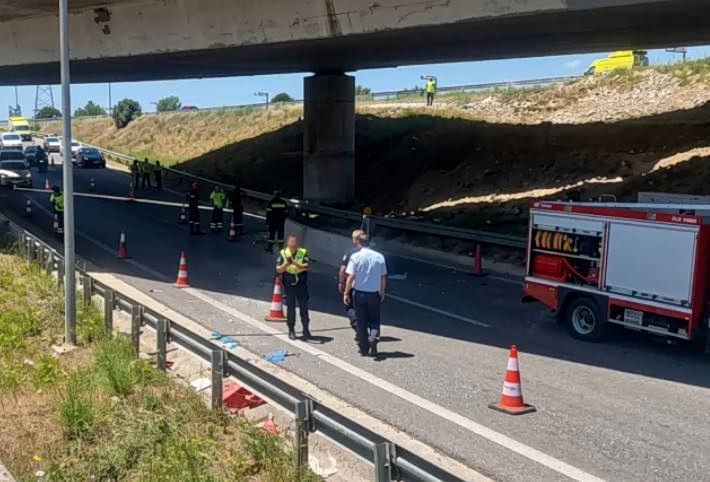 Πάτρα: Θρήνος για πατέρα και γιο που σκοτώθηκαν σε τροχαίο – Ψάχνουν απαντήσεις στην κάμερα του κράνους