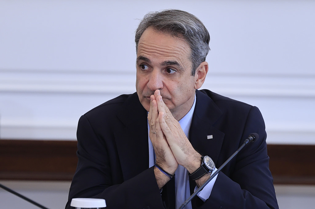 Χαμηλές πτήσεις, χαμένες δεξαμενές – Οι αγρότες και οι άλλοι που ψάχνει ο Μητσοτάκης