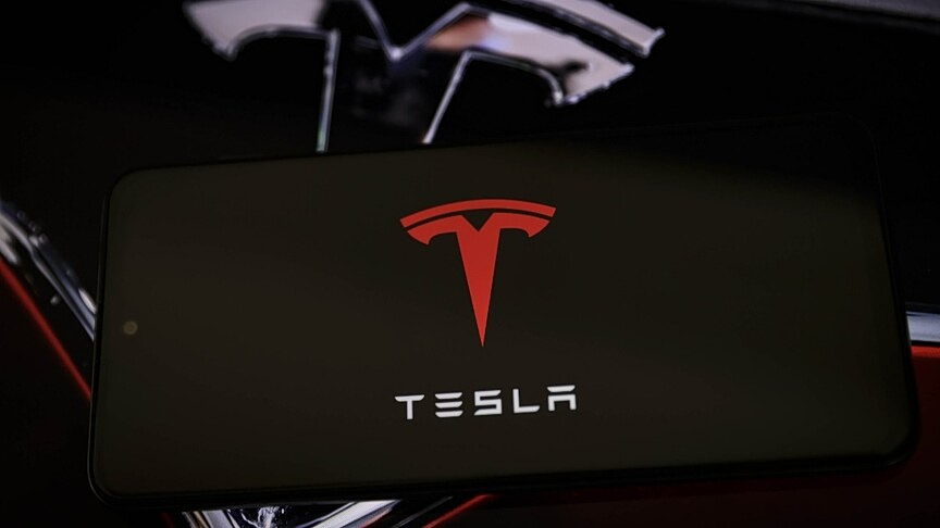 Τραγωδία στο Τέξας: Tesla σε  λειτουργία αυτόνομης οδήγησης έπεσε σε σπίτι και σκότωσε 76χρονη