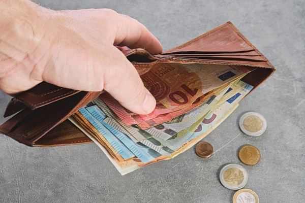 Συντάξεις Ιουλίου: Σε δύο φάσεις οι πληρωμές – Οι δύο τελικές ημερομηνίες