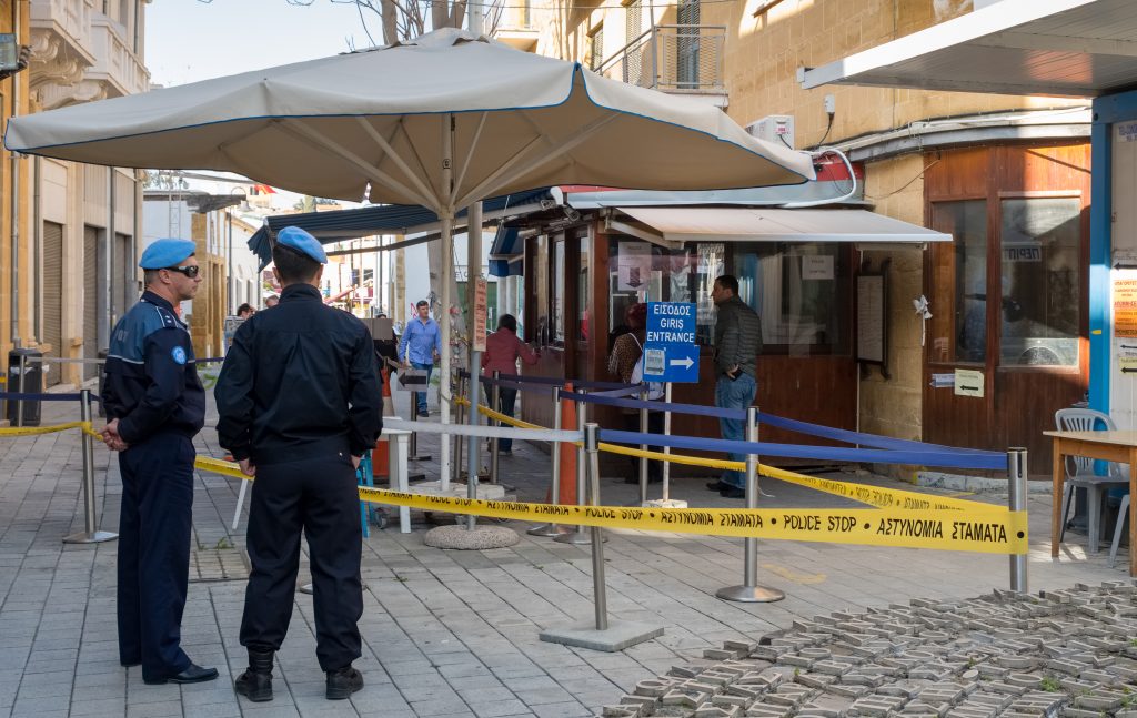 Τραγωδία στην Κύπρο: Εντοπίστηκαν νεκρά δύο αδερφάκια σε αυτοκίνητο στη Δεκέλεια