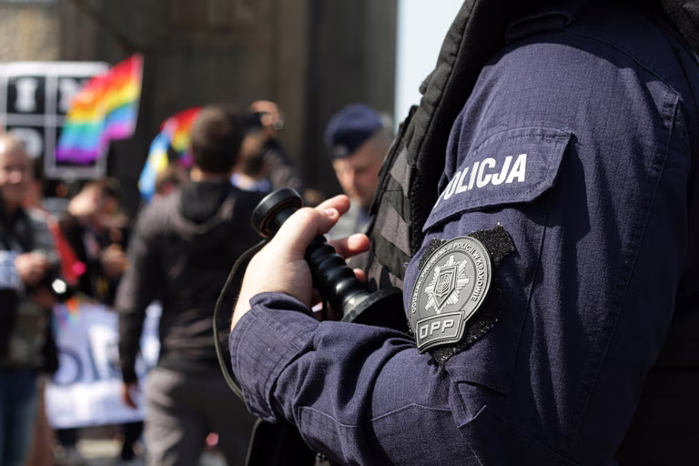 Πολωνία: Εισαγγελική έρευνα μετά από μακάβρια ευρήματα – Λείψανα εμβρύων και ιατρικά απόβλητα βρέθηκαν σε οικόπεδο