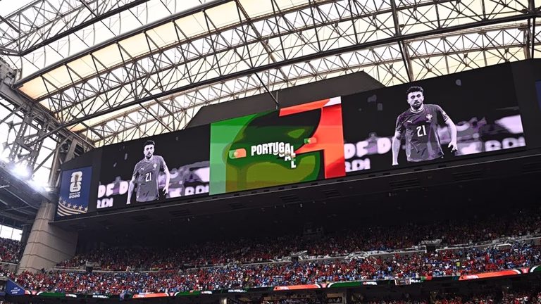 Η FIFA Τίμησε τη μνήμη του Ντιόγκο Ζότα στο παιχνίδι Πορτογαλία – Κονγκό (vid)
