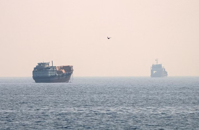Στενά του Ορμούζ: Η Ευρώπη εξετάζει προτάσεις για την επιβολή τελών πλοήγησης υπό όρους