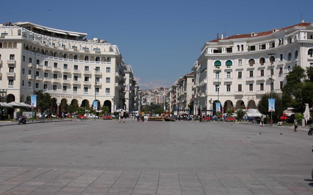 Τουρίστες από κάθε γωνιά του πλανήτη κατακλύζουν τη Θεσσαλονίκη